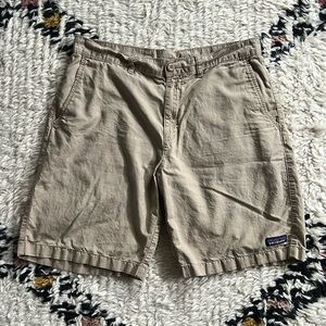Patagonia Men’s Organic Cotton khaki short 34 waist